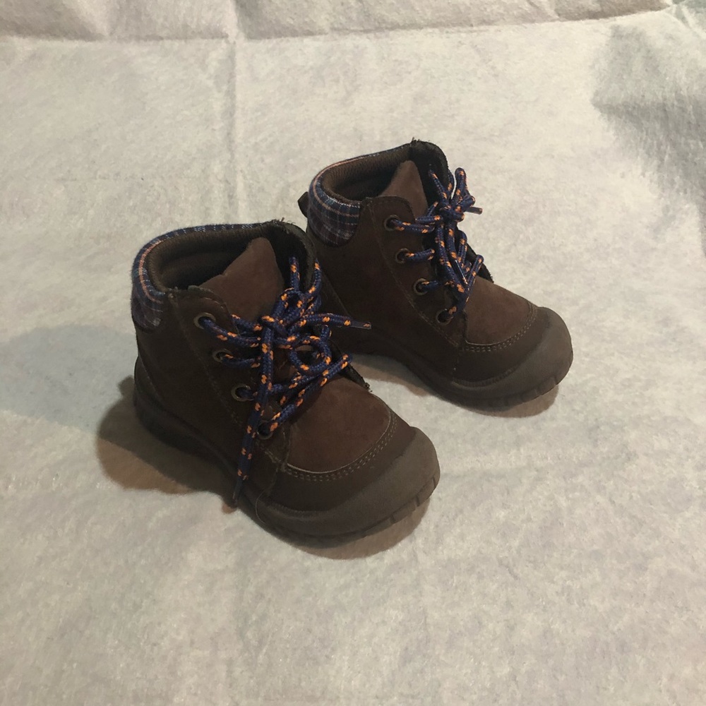 OshKosh toddler boots